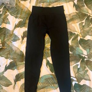 ⭐️NWOT defaced PINK by Victoria’s Secret Seamless Leggings⭐️